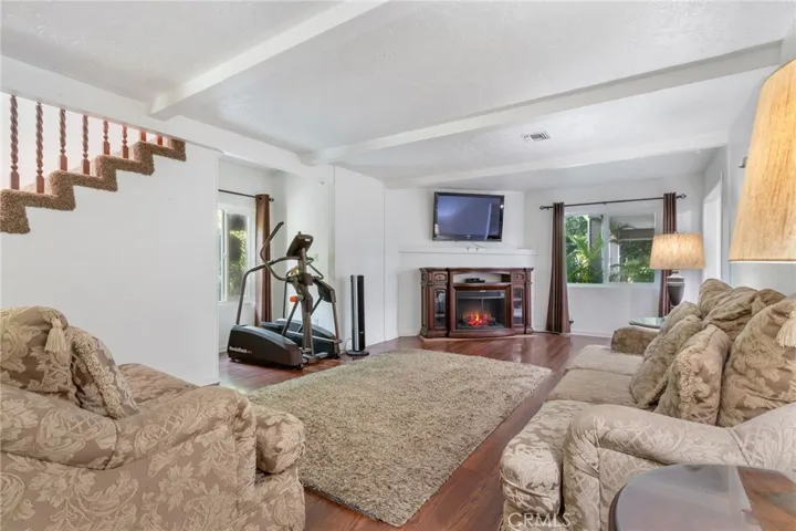 9340 Burnet Ave, North Hills, California 91343