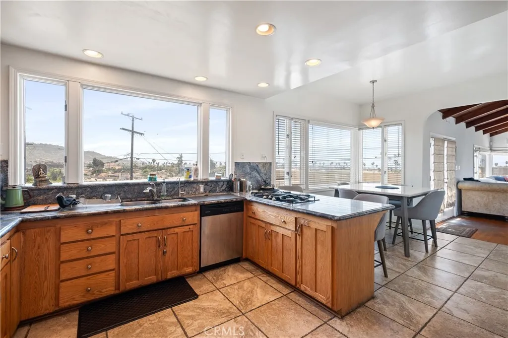 304 Avenue E, Redondo Beach, California 90277 home-pic-16