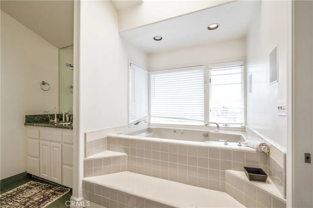 304 Avenue E, Redondo Beach, California 90277 home-pic-25