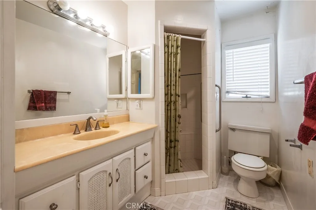 304 Avenue E, Redondo Beach, California 90277 home-pic-19