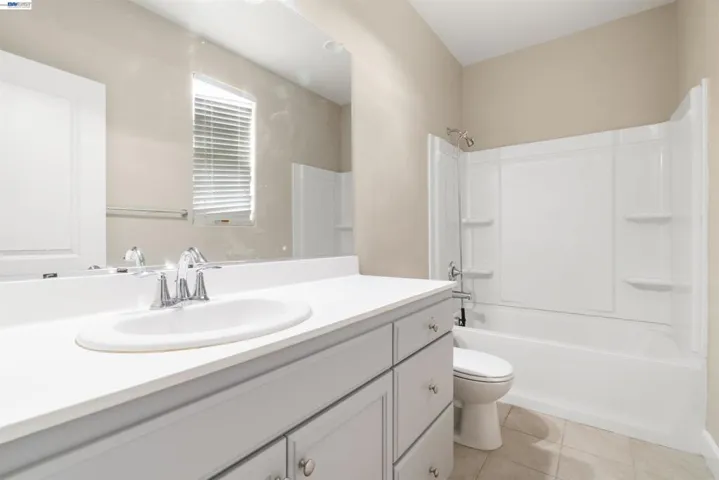 Junior Suite Bathroom