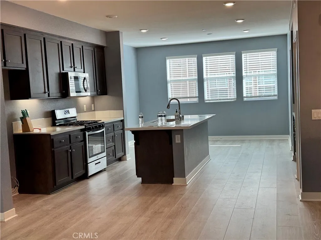 12745 Watt Lane B, Sylmar, California 91342 home-pic-7