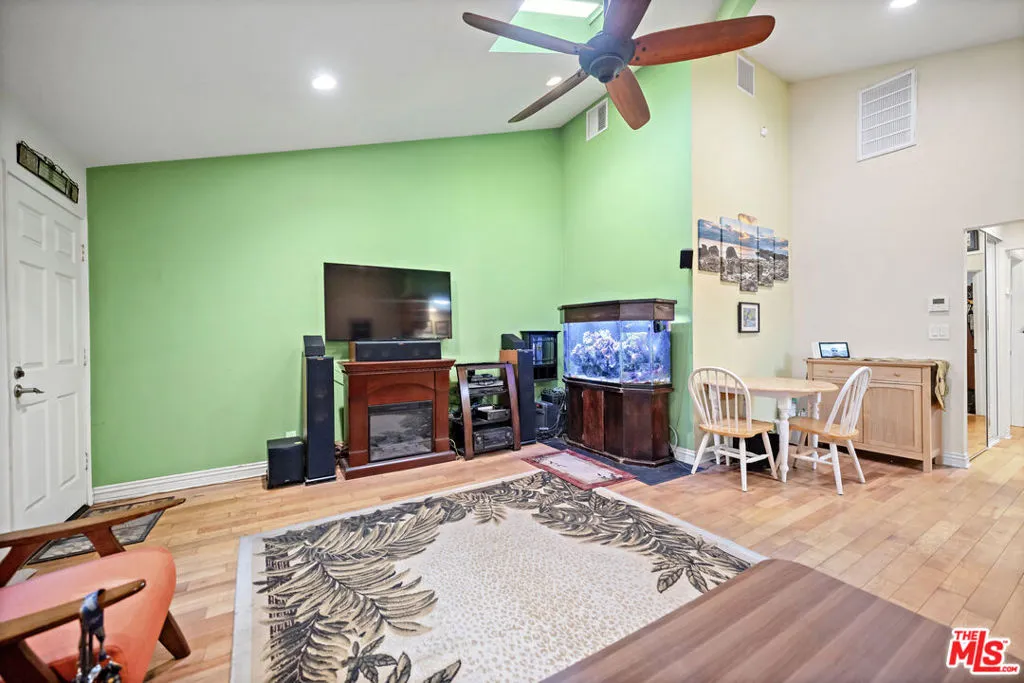 1100 Walnut Avenue 6, Long Beach, California 90813 home-pic-16