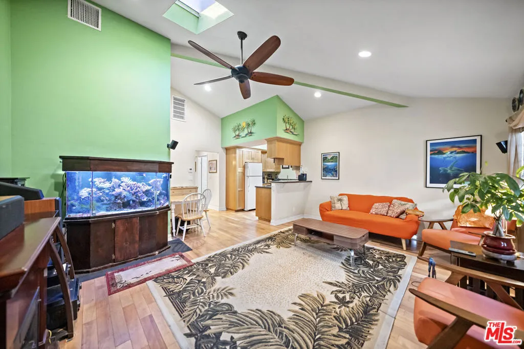 1100 Walnut Avenue 6, Long Beach, California 90813 home-pic-12