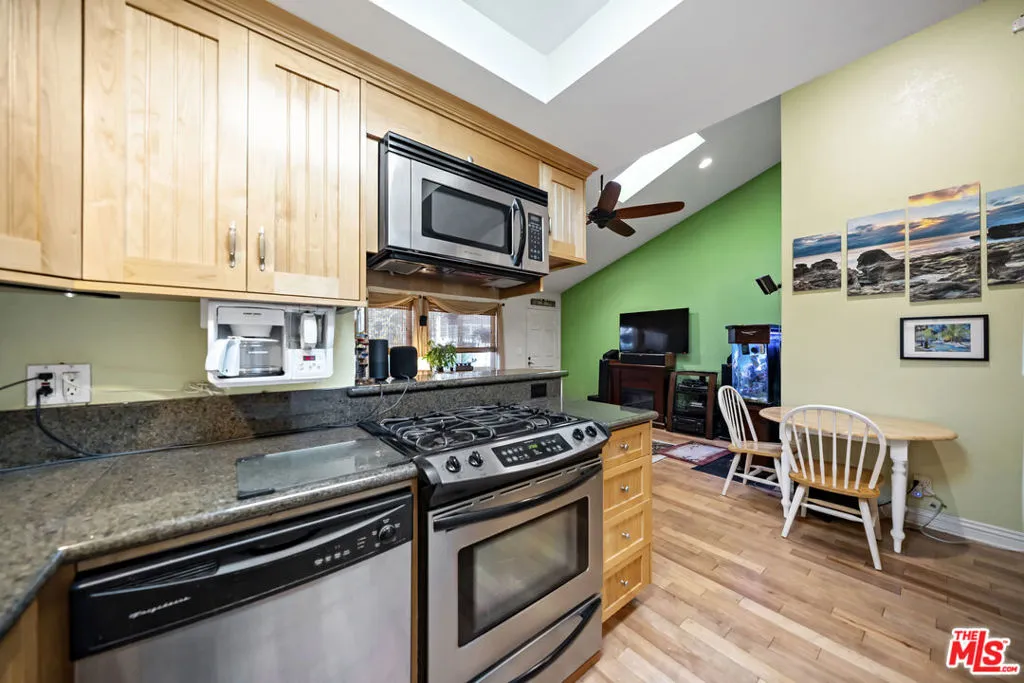 1100 Walnut Avenue 6, Long Beach, California 90813 home-pic-21