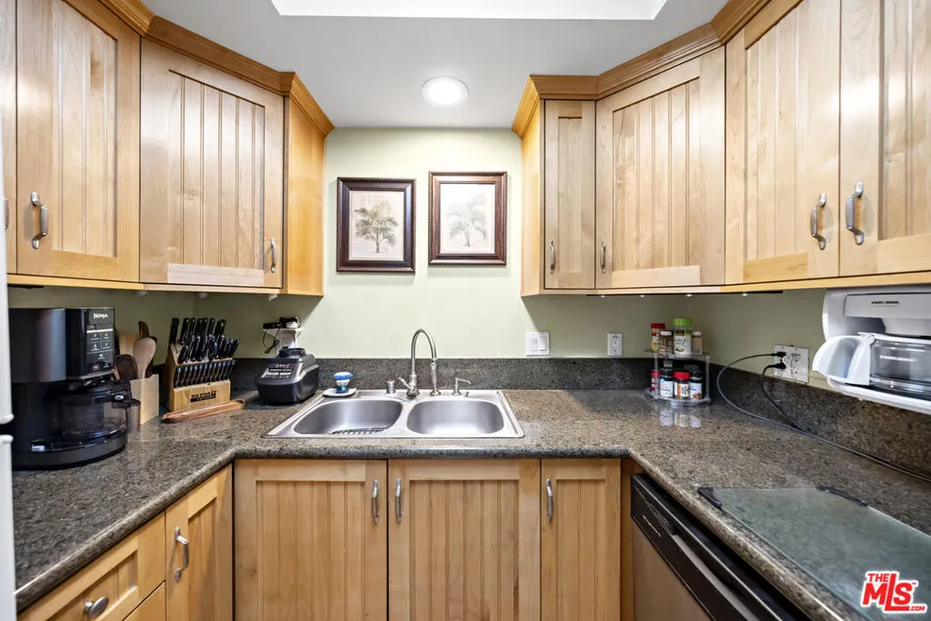 1100 Walnut Avenue 6, Long Beach, California 90813 home-pic-20