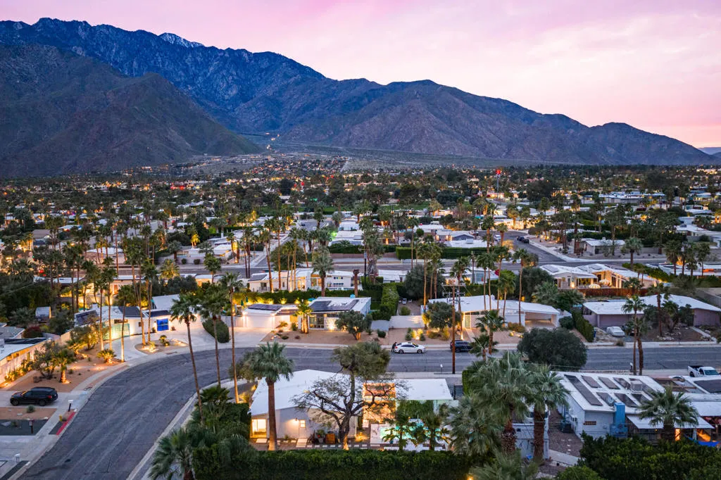 2550 N Kitty Hawk Drive, Palm Springs, California 92262 home-pic-43