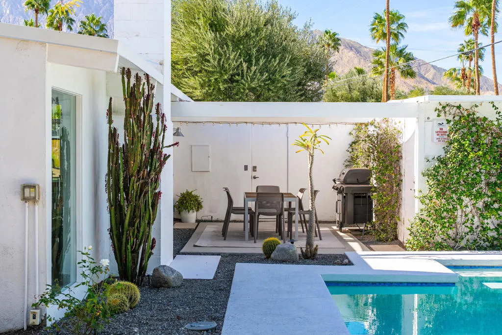 2550 N Kitty Hawk Drive, Palm Springs, California 92262 home-pic-5