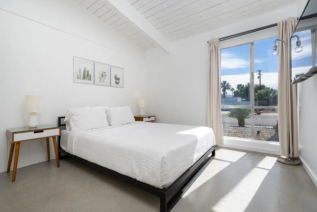 2550 N Kitty Hawk Drive, Palm Springs, California 92262 home-pic-20