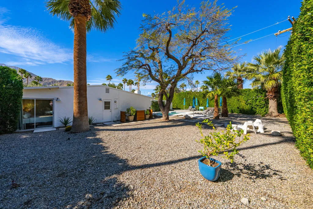 2550 N Kitty Hawk Drive, Palm Springs, California 92262 home-pic-29