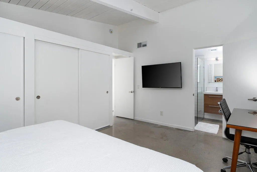 2550 N Kitty Hawk Drive, Palm Springs, California 92262 home-pic-16