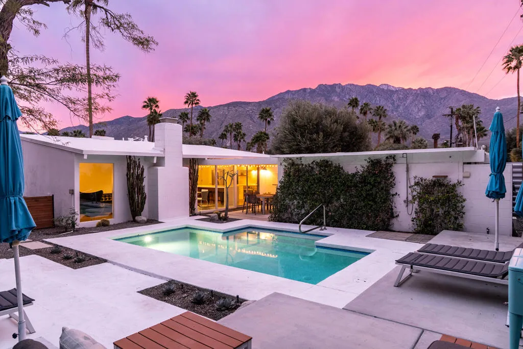 2550 N Kitty Hawk Drive, Palm Springs, California 92262 home-pic-1