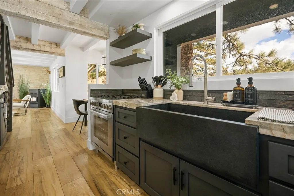 827 Penninsula, Big Bear Lake, California 92315 home-pic-13