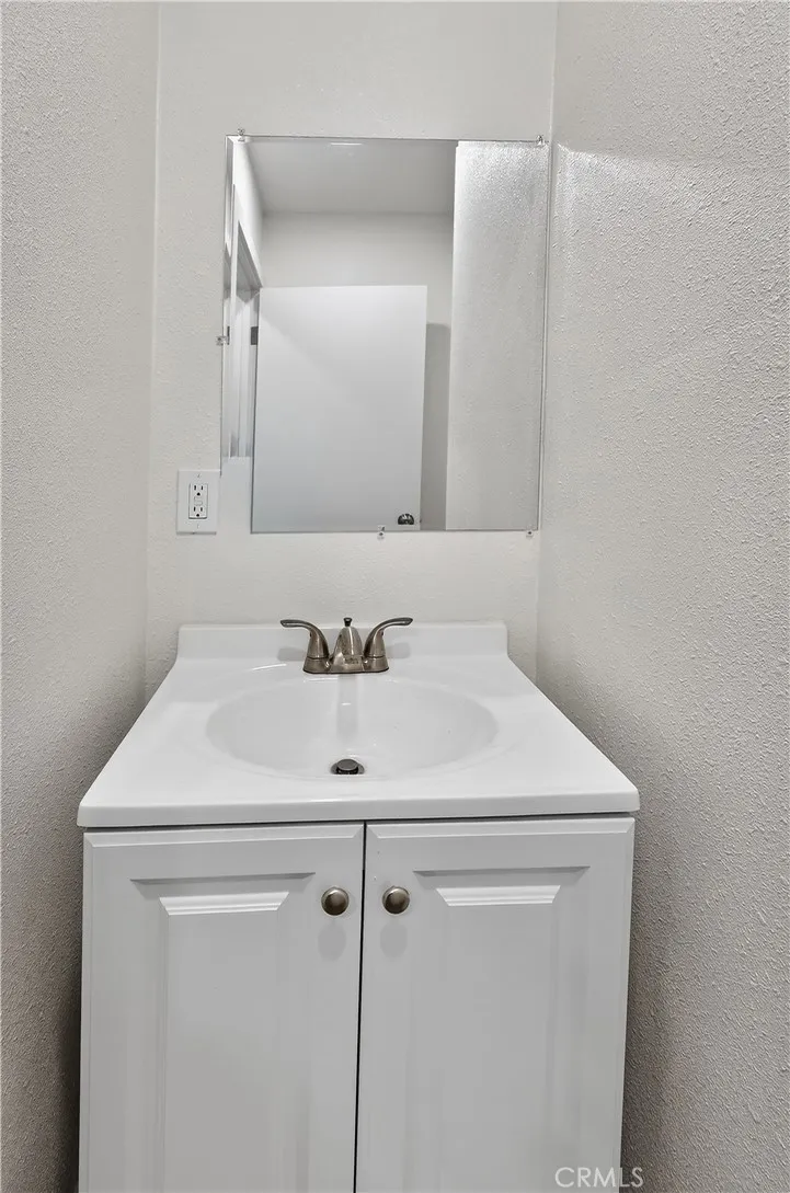 1013 -1017 W Santa Fe Avenue, Merced, California 95340 home-pic-49