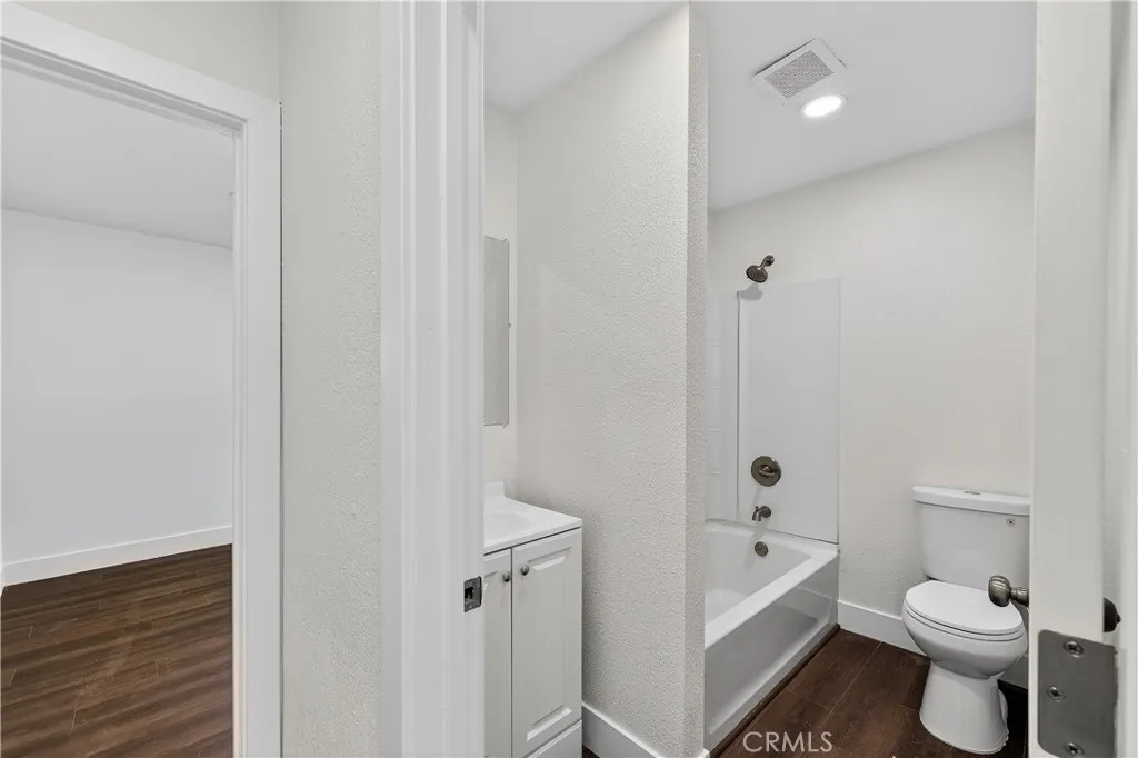 1013 -1017 W Santa Fe Avenue, Merced, California 95340 home-pic-22