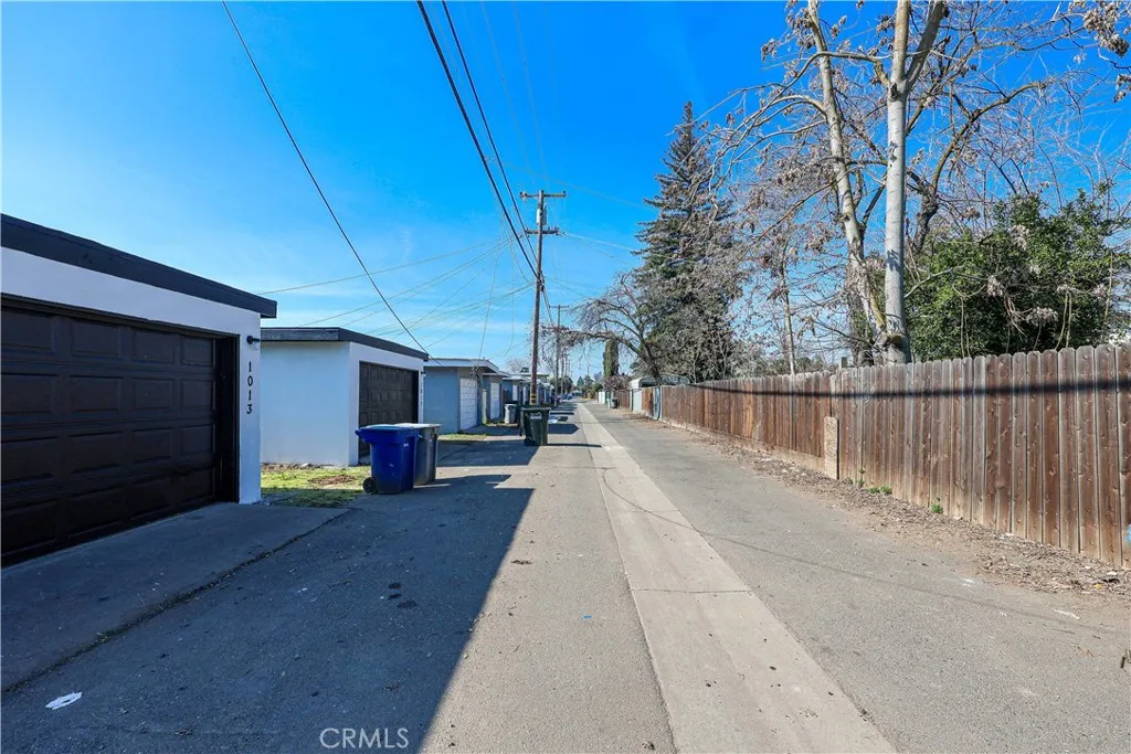1013 -1017 W Santa Fe Avenue, Merced, California 95340 home-pic-65