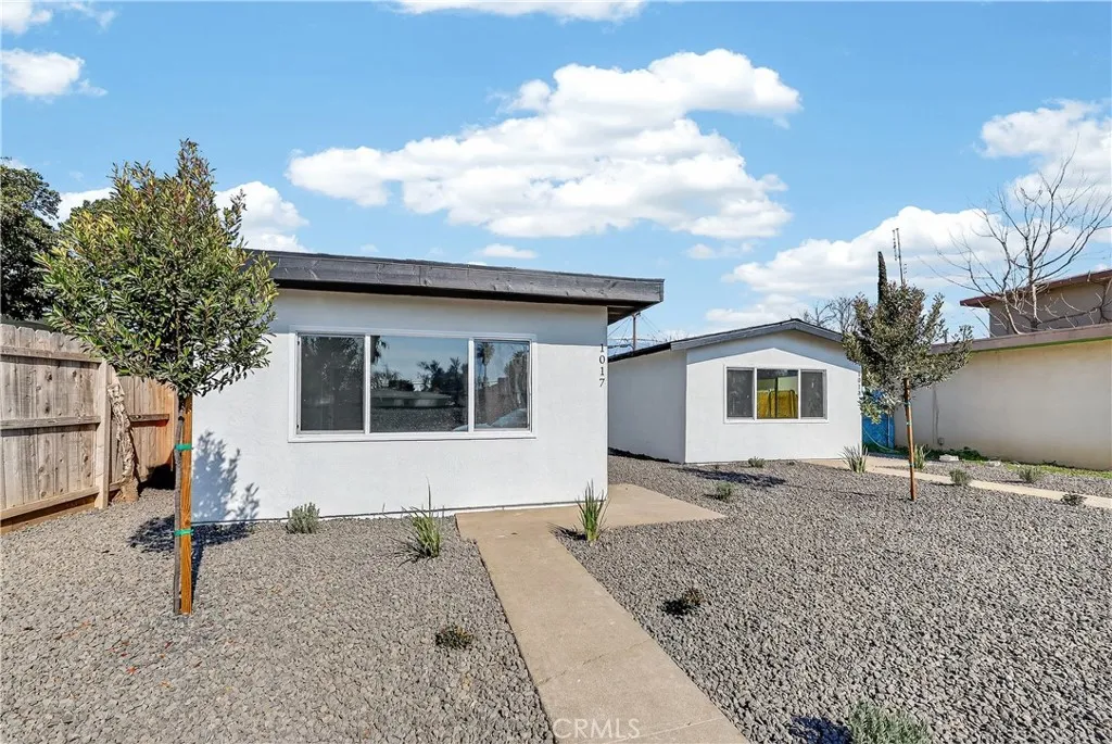 1013 -1017 W Santa Fe Avenue, Merced, California 95340 home-pic-4