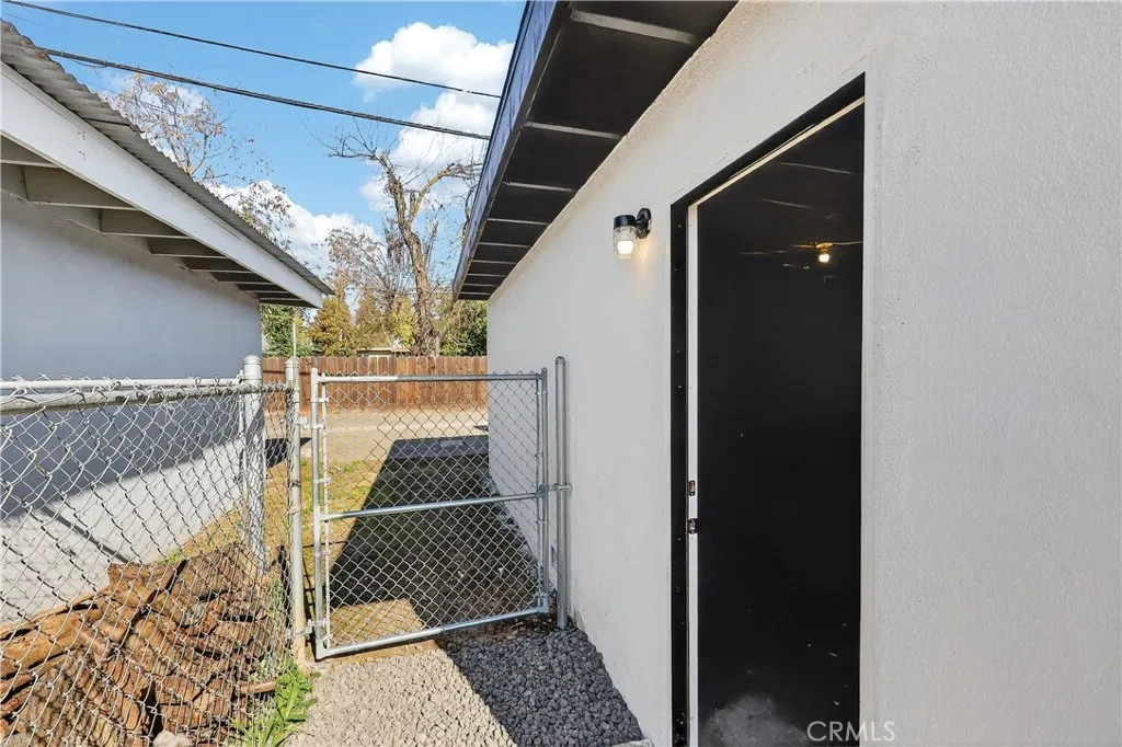 1013 -1017 W Santa Fe Avenue, Merced, California 95340 home-pic-8