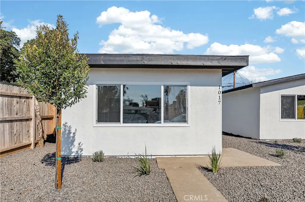 1013 -1017 W Santa Fe Avenue, Merced, California 95340 home-pic-3