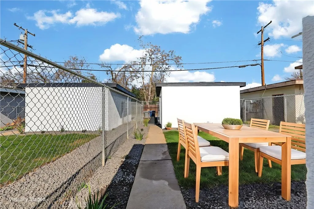 1013 -1017 W Santa Fe Avenue, Merced, California 95340 home-pic-56