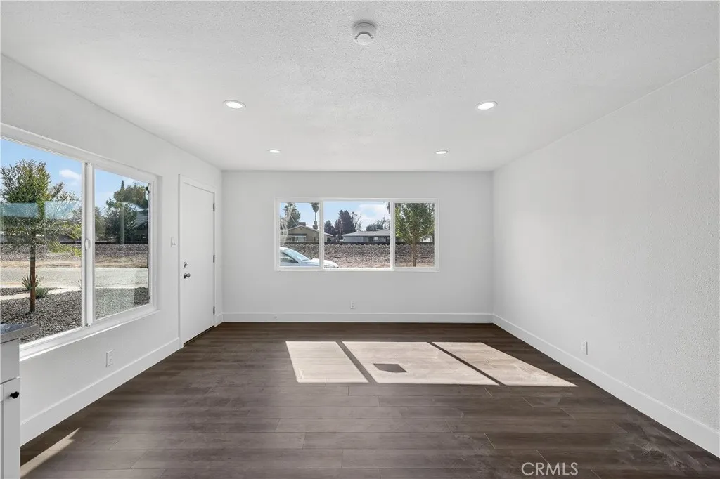 1013 -1017 W Santa Fe Avenue, Merced, California 95340 home-pic-12