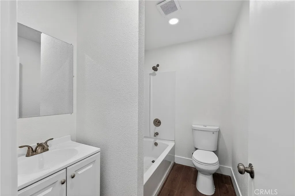1013 -1017 W Santa Fe Avenue, Merced, California 95340 home-pic-23