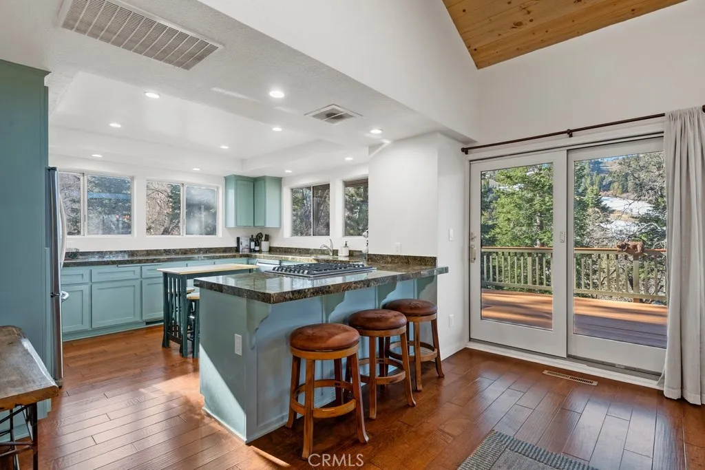 1218 Siskiyou Drive, Big Bear Lake, California 92315 home-pic-14