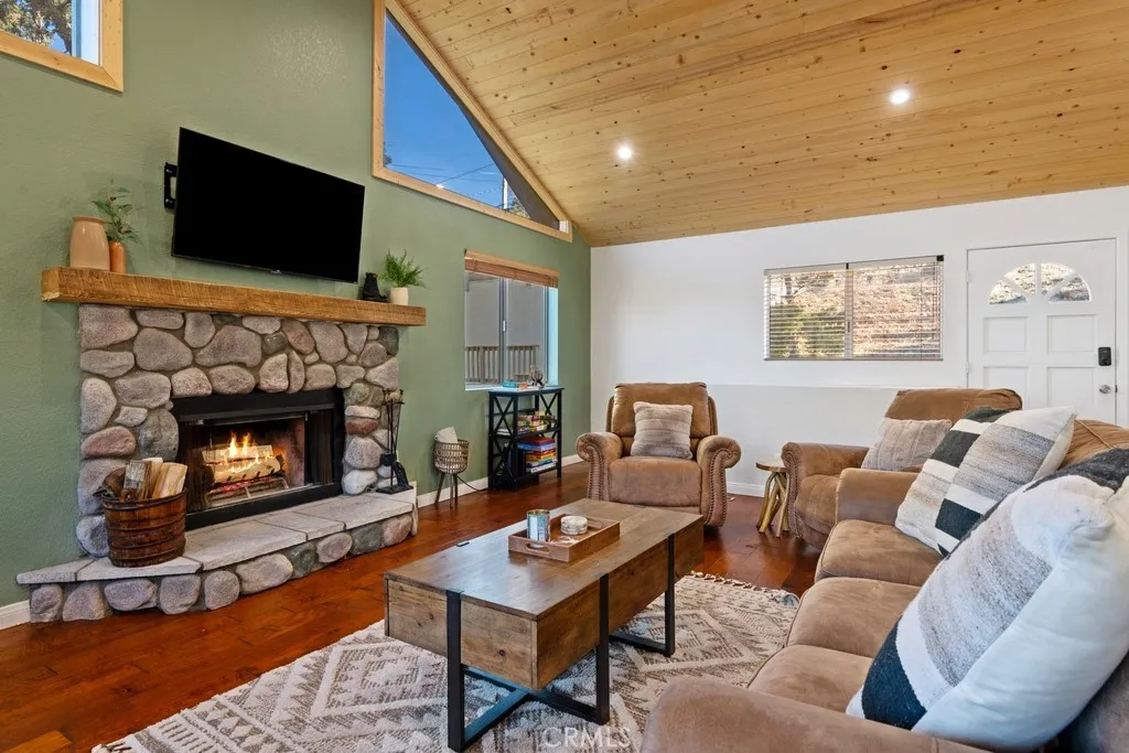 1218 Siskiyou Drive, Big Bear Lake, California 92315 home-pic-10