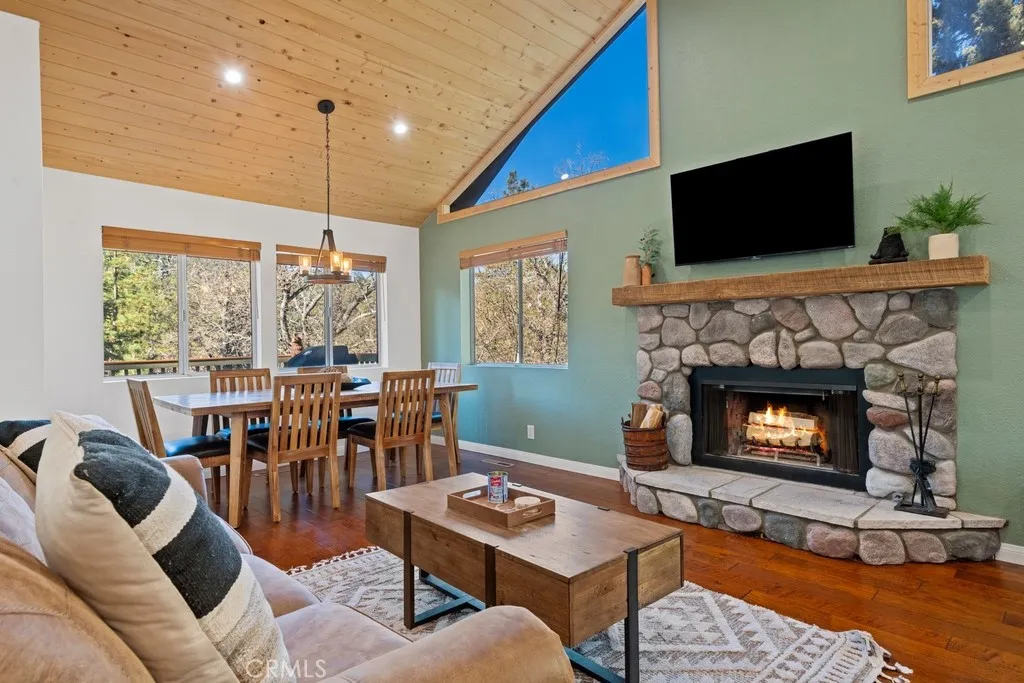 1218 Siskiyou Drive, Big Bear Lake, California 92315 home-pic-9