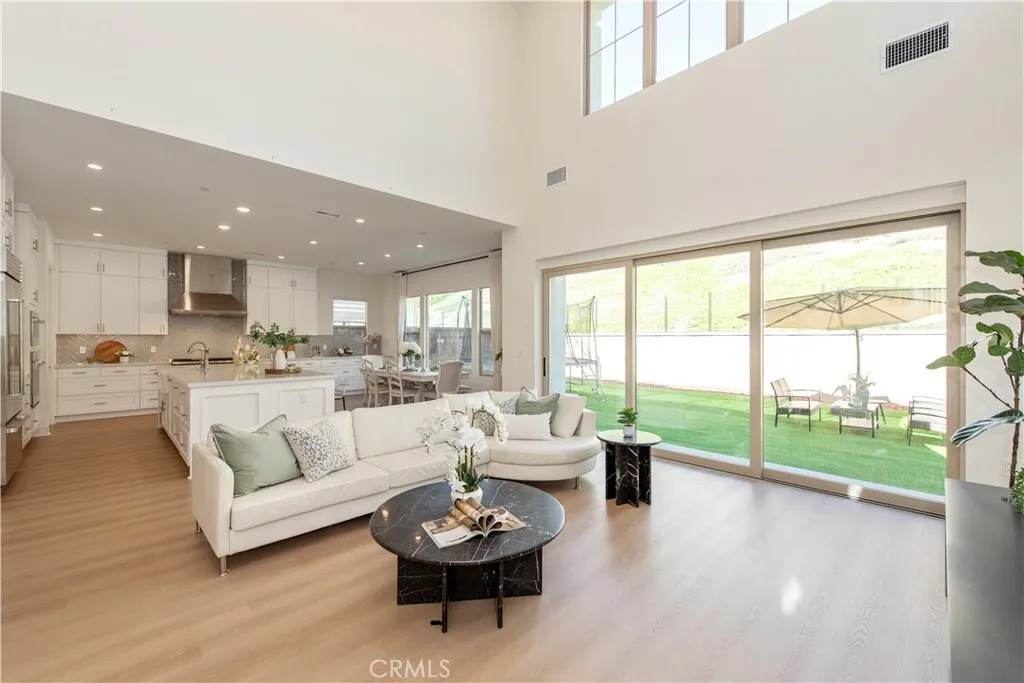 100 Bright Star, Irvine, California 92618 home-pic-7