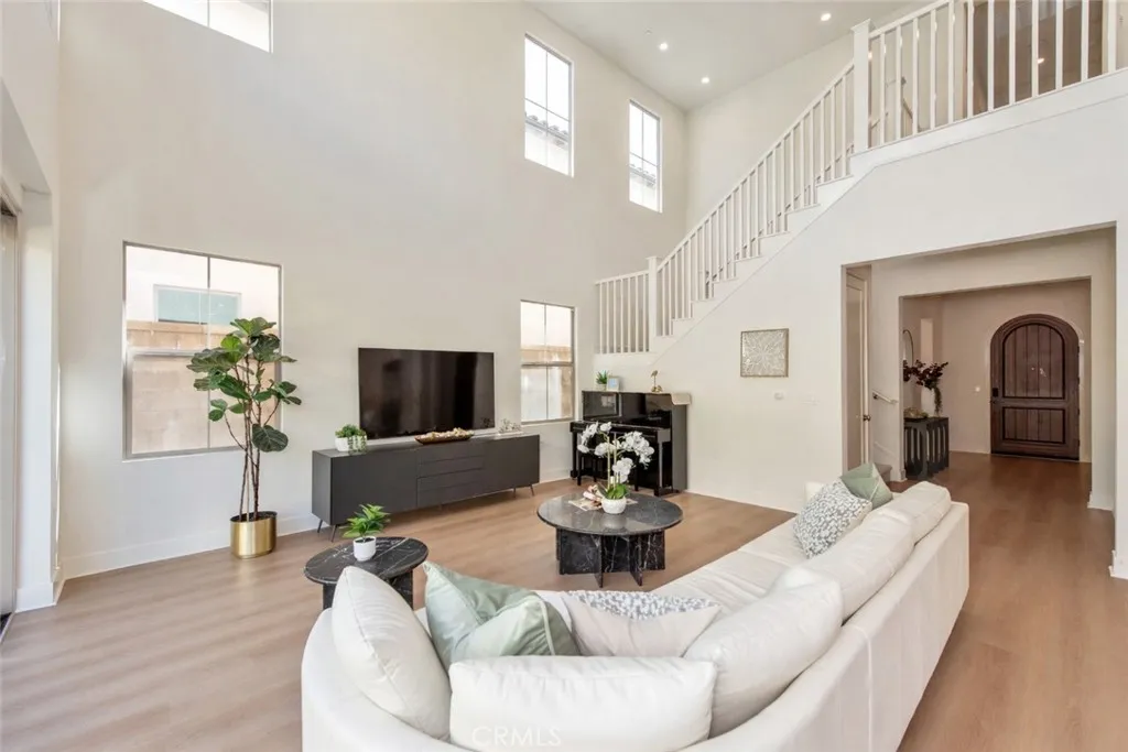 100 Bright Star, Irvine, California 92618 home-pic-5