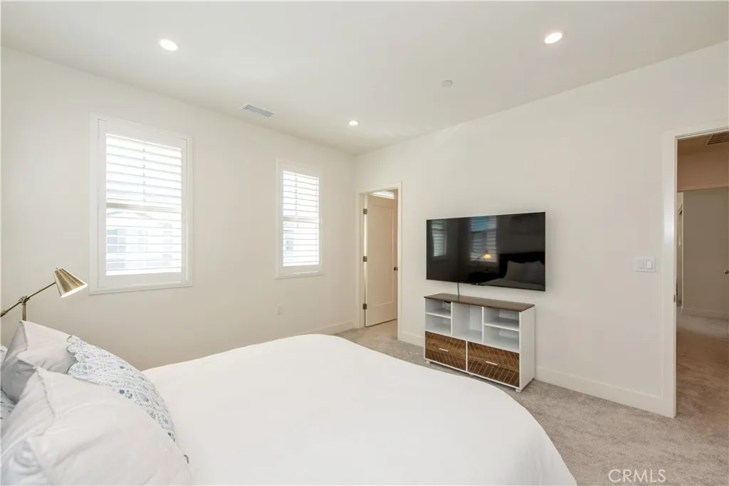 100 Bright Star, Irvine, California 92618 home-pic-34