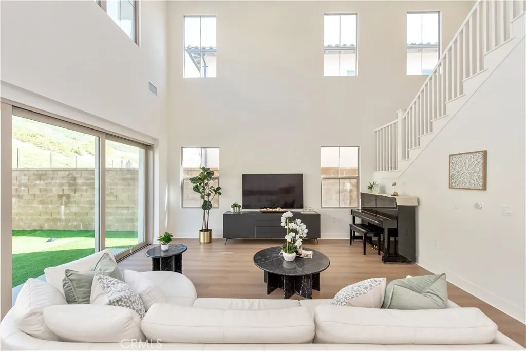 100 Bright Star, Irvine, California 92618 home-pic-17