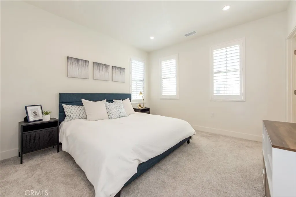100 Bright Star, Irvine, California 92618 home-pic-33