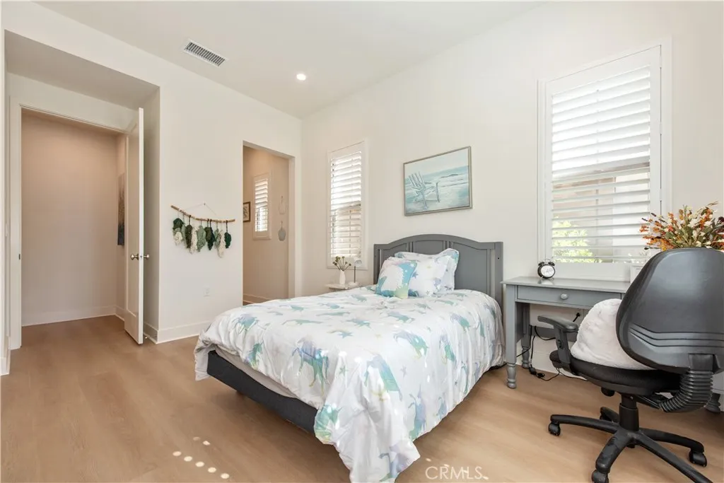 100 Bright Star, Irvine, California 92618 home-pic-21