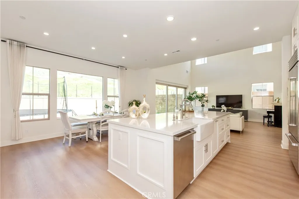 100 Bright Star, Irvine, California 92618 home-pic-12