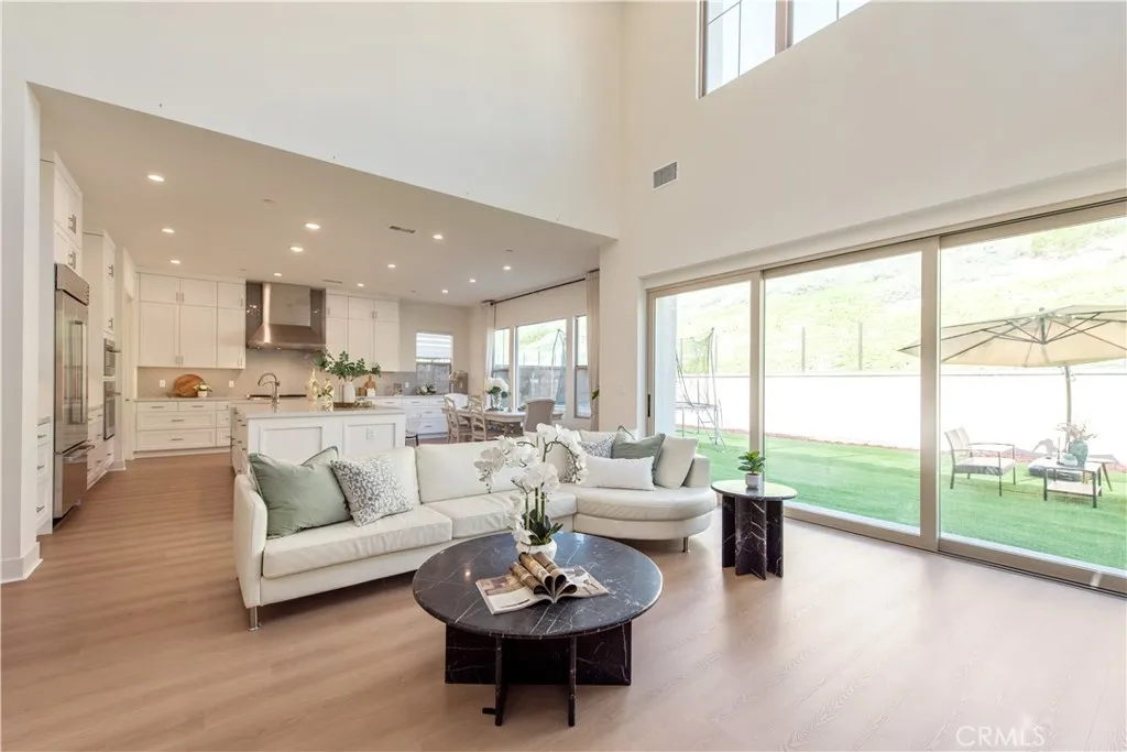 100 Bright Star, Irvine, California 92618 home-pic-9