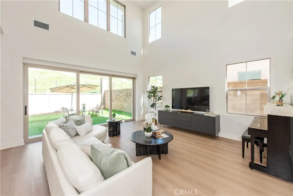100 Bright Star, Irvine, California 92618 home-pic-6