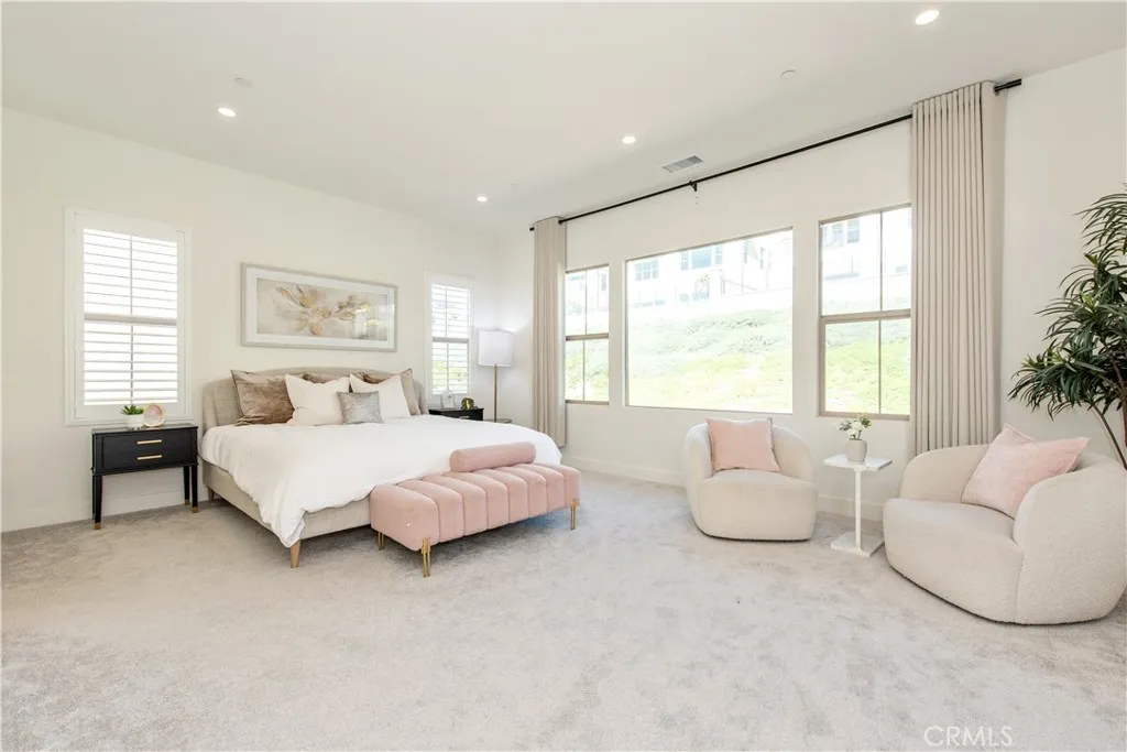 100 Bright Star, Irvine, California 92618 home-pic-24