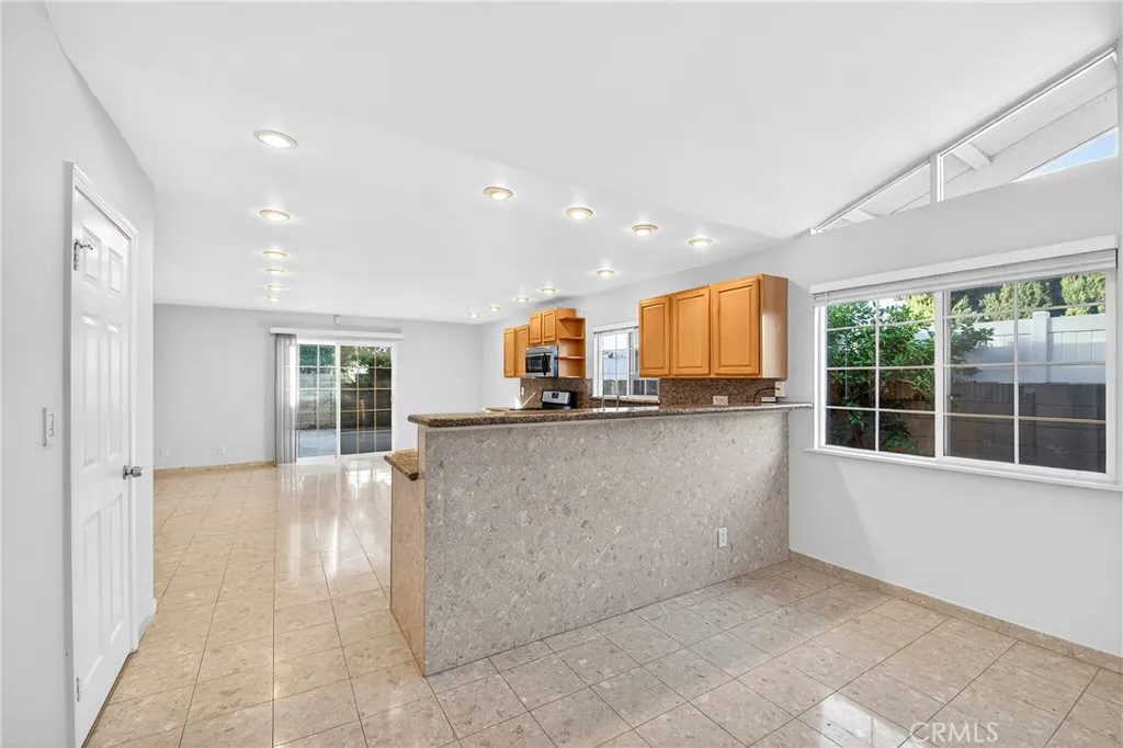 5267 Meadow Wood, Lakewood, California 90712 home-pic-13