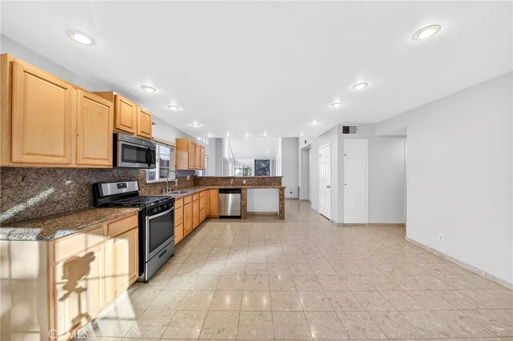 5267 Meadow Wood, Lakewood, California 90712 home-pic-19