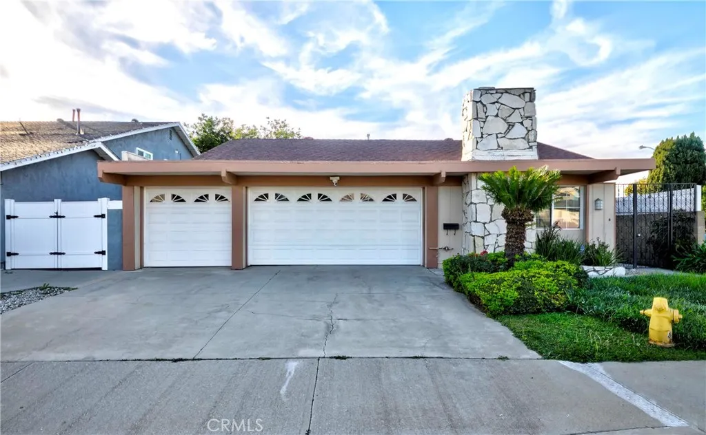 5267 Meadow Wood, Lakewood, California 90712 home-pic-1