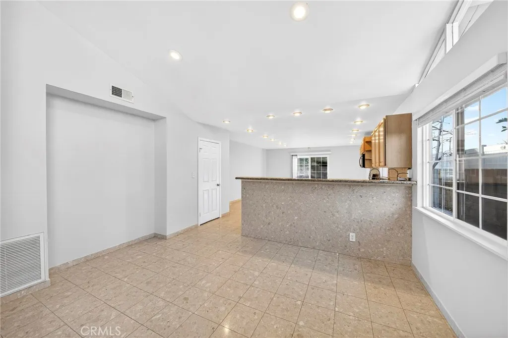 5267 Meadow Wood, Lakewood, California 90712 home-pic-11