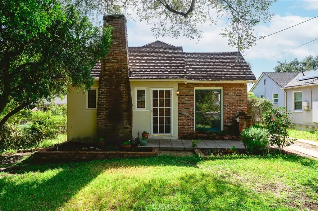 2038 Oakwood Street, Pasadena, California 91104 home-pic-1