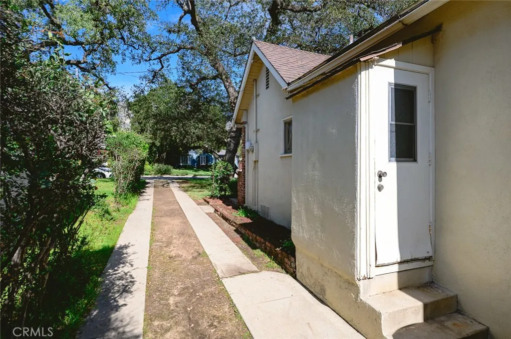 2038 Oakwood Street, Pasadena, California 91104 home-pic-32
