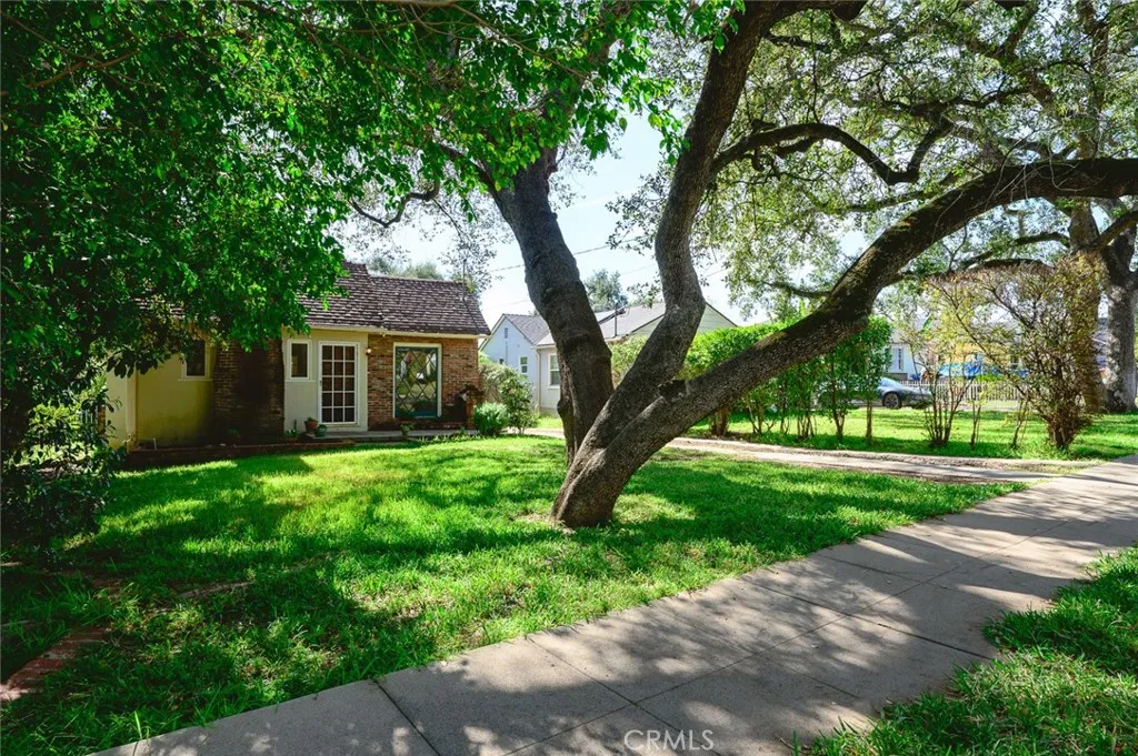 2038 Oakwood Street, Pasadena, California 91104 home-pic-4