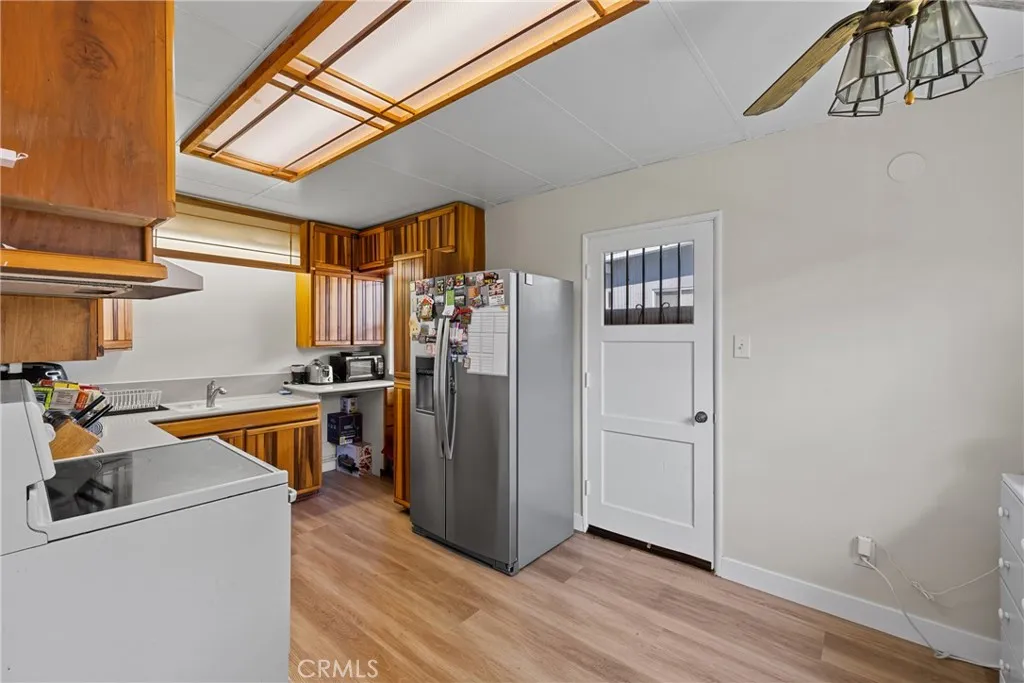 5902 N Viceroy, Azusa, California 91702 home-pic-8