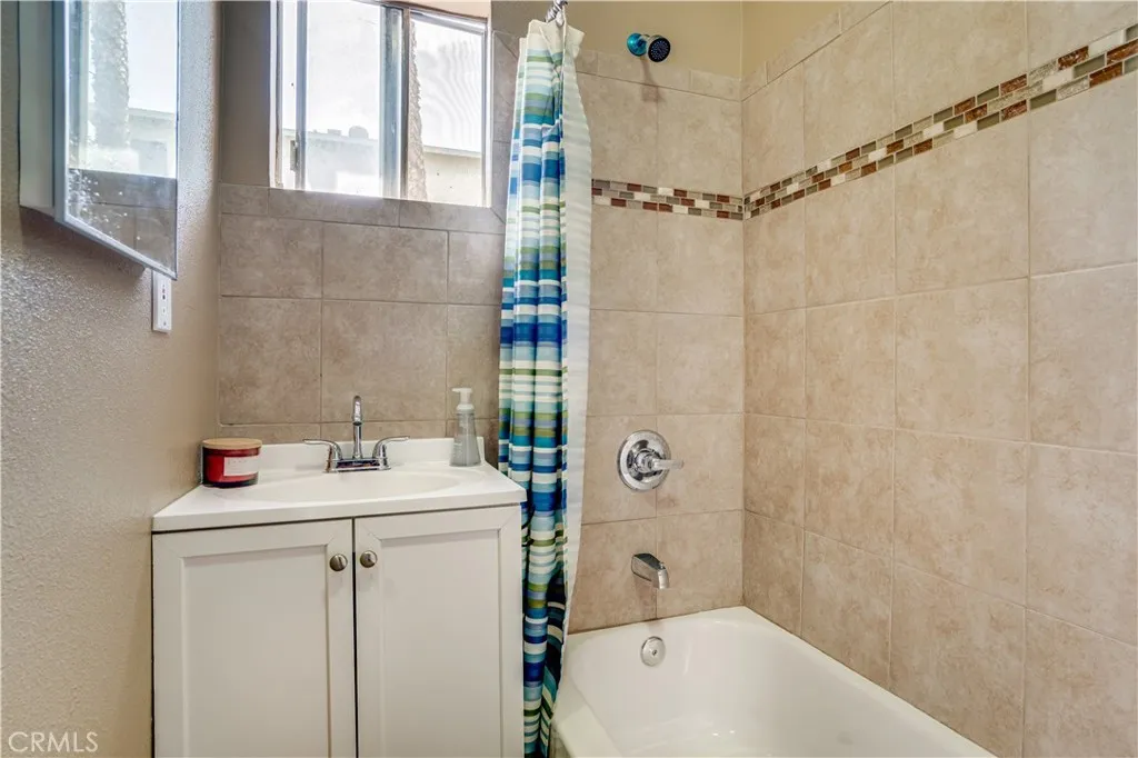 925 S Grand Avenue, San Pedro, California 90731 home-pic-14