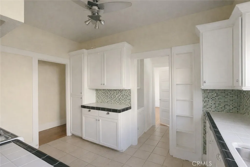 925 S Grand Avenue, San Pedro, California 90731 home-pic-2