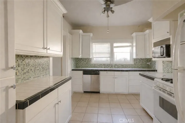 925 Kitchen